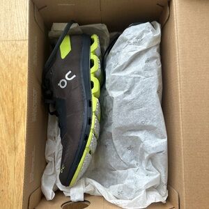 On Cloudflash SSENSE Women's Shoes - Brown